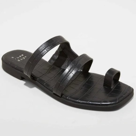 a new day Shoes - NWT + BOX - Black Croc Embossed Toe Loop Sandals